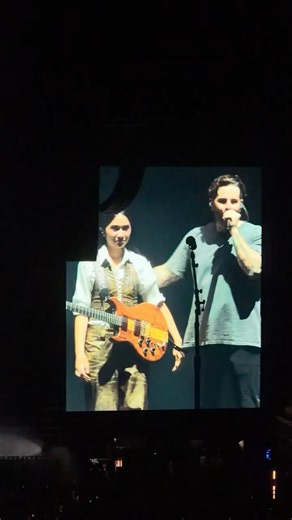 Nene Performs LIVE with Avenged Sevenfold!