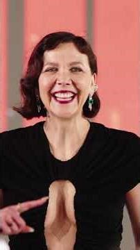 Maggie Gyllenhaal getting her flowers from the cast of The Bride! 👏✨ #shorts #movie