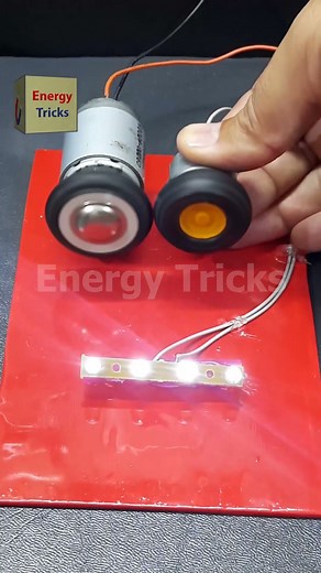 How a DC Motor is Generating Electricity #shorts