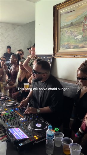 Exploring an Abandoned Mansion in Rio de Janeiro