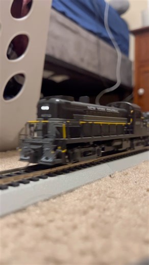 New York Central RS-3’s! #hoscale #modelrailroad #train #freighttrain #alco #newyorkcentral #diesel