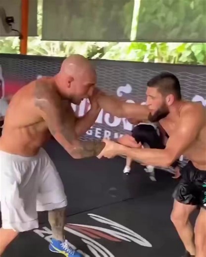 😬🤼‍♂️Yaroslav Amosov, who’s set for his second UFC fight this weekend, wrestles with Khamzat Chimaev and takes him down back in 2021:Former Bellator champion Yaroslav Amosov is an elite wrestler and will face Joel Alvarez this weekend at #UFC329 👀
