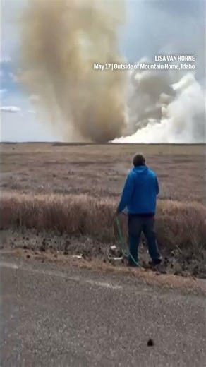 Video captures aftermath of two Navy jets colliding and crashing during Idaho air show