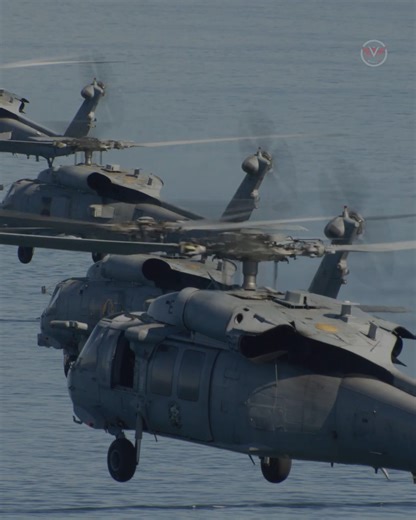 Stunning SH-60 Seahawk Formation Flight 😍🔥 | US Military News