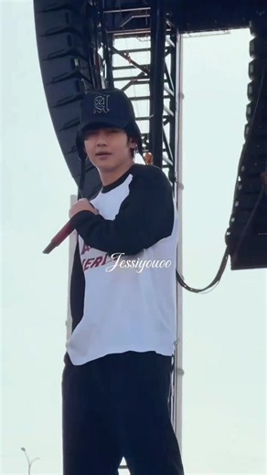 Taehyung Please - Soundcheck Arirang Tour in Lima Peru Day 3 #taehyung #btsconcert2026 #btsarmy #btsworldtour_arirang #kimtaehyung 김태형 btsv taetae v credit to owner for the video (@jessiyouoo7)