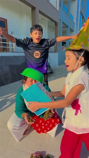 Sare bolo happy birthday 😃😃 #bnfamily #shorts #thebnbrothers #funny