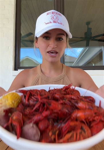 Check out the Pinch the tail, suck the head hat👀🦞 #crawfish #crawfishboil #crawfishseason #crawfishgirl #neworleans