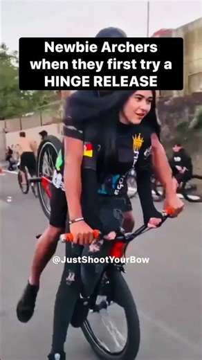 Newbies when they first try a hinge release #justshootyourbow #archery #hingerelease
