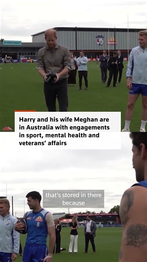 Prince Harry talks mental health with charity workers in Australia