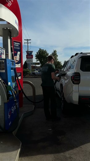Fueling up the 2026 Toyota 4Runner TRD Sport | ⛽️ 310 Miles on a full tank