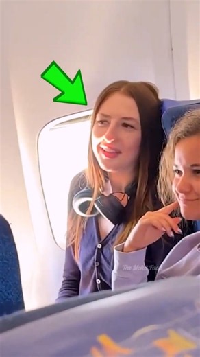 When Two Friends Traveled In An Airplane!✈️