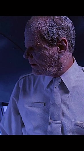 Un crash aérien avec échec de l'alerte préalable : pourquoi les âmes des défunts refusent-elles de se diriger vers la lumière ? #movie #fyp