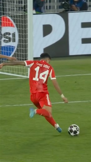 Don’t miss this Luis Díaz goal vs Paris 😍