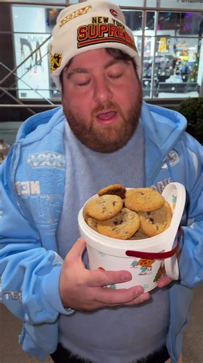 Delicious Cookie and Seafood Delights in Oahu