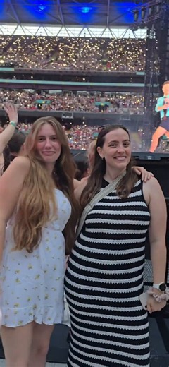 Harry running back to photobomb fans taking a picture while on stage at Wembley Stadium in London, UK - 26 June (via wallaceisgolden)