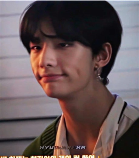 Cute English Moments of Hyunjin from Stray Kids