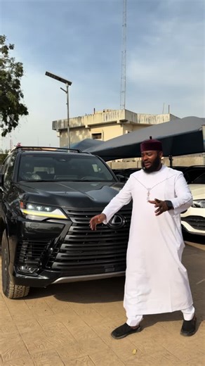 Explore the 2025 Lexus LX700h: Luxury Redefined