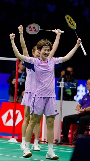 Racket swap done right. Teamwork on point. 💯🎯 Happy birthday to 🇨🇳 Zhang Shu Xian! 🥳 #badminton | BWF — Badminton World Federation