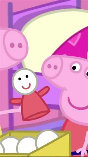 Peppa Pig Makes PUPPETS With Cousin Chloe! 🖌️ #peppapig #shorts