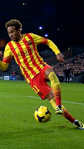 This is why Neymar signed with Puma 😂