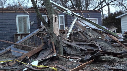 Tragic tornado damage reported SE of Decatur, IL near Long Creek. Homes damaged, trees felled, fences destroyed, and animals missing as the tornado tore through a subdivision on the far SE side of Decatur. Emergency crews are responding; expect road closures and power outages. Stay clear of the area, avoid downed lines, and follow official updates for safety and shelter instructions. 📹🌪️⚠️ Mount Zion, Illinois & Long Creek, Illinois. Tornado damage. Search & rescue underway. Contact Curtislerg