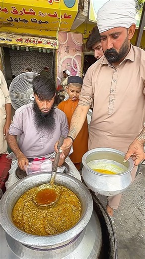 Unique Viral Mota Chawal Selling Technique!🤯 | Explore ￼Amazing Idea | Pakistan Street Food #foodie