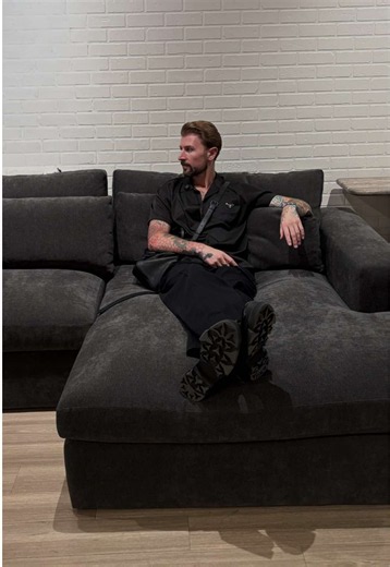 There was no way I could fit everything into one video, so here’s part two. In reality, there are probably another 20 rules I follow when shopping for clients, but these are the best ones to start with as you begin your own search. . . #interiodesign #interiordesigner #furniture #designtips #couch