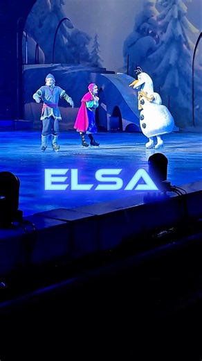 Elsa’s “Let It Go” Entrance Through the Fog! ❄️✨