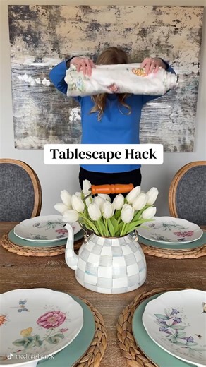 DIY table runner hack 🧺✨ Fold your tablecloth for a chic tablescape