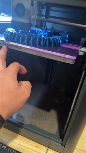 The Bambu Lab P1S is a powerhouse single-extruder 3D printer that delivers ultra-fast, high-quality