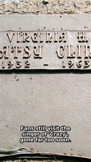 Patsy Cline (1932–1963) —She Recorded 'I Fall to Pieces' and Died at Thirty #gravestories #cemetery