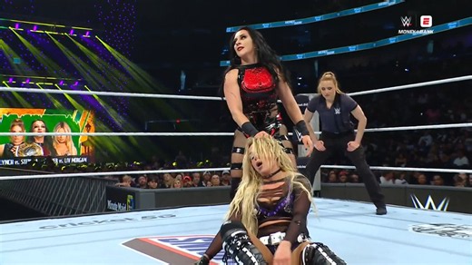 SOMEBODY DEFINITELY HAS TO TELL US WHAT BOOKER T’S COMMENTARY CALL WAS DURING THIS 😭#MITB https://t.co/4jzUI9aMmb https://t.co/z4wwyeeCw7