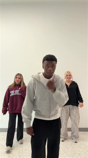 Soo kawaiii 😭 #fypシ #ianjumpp #dance #viral || @Clover 🍀 @shae.spammy || easy TikTok dances to learn | 3 person dance | dances to learn in October 2026