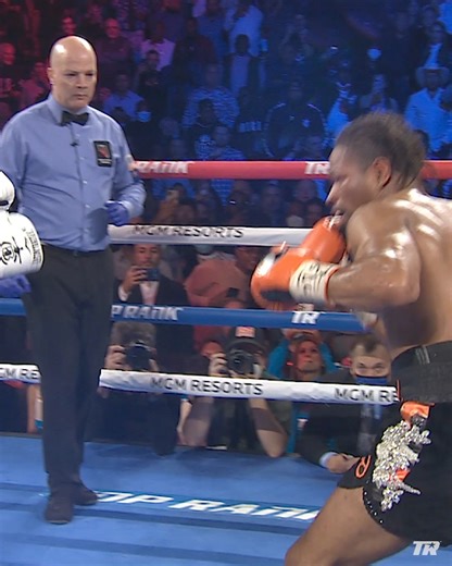 Crawford wasn't letting this make it to the final bell 😤 | Top Rank Boxing
