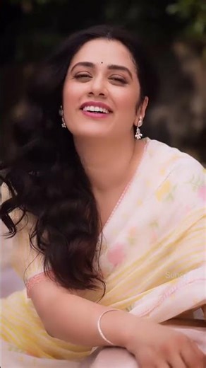 Girija Oak , एक ज़िंदगी, कई साल , कई कहानियाँ …..#sareefashion #dressdesign #jewellerydesign