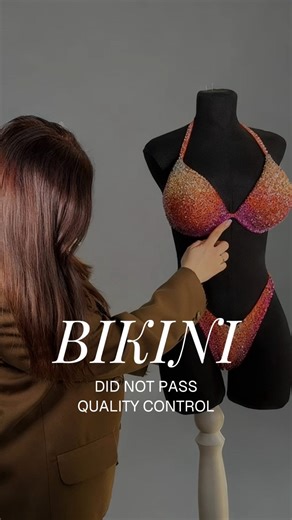 Competition Bikinis | Stage Looks | Jewelry on Instagram: "It is important to us that your look is flawless in every detail. ✨ During the photo shoot under professional lighting, we noticed that the sparkle of the rhinestones on the bodice and bottoms was slightly different. To ensure that you shine perfectly under the stage lights, we carefully refined the decor, bringing the colour harmony to perfection. Please take a look at the video: can you see the difference? Write ‘yes’ or ‘no’ in the co