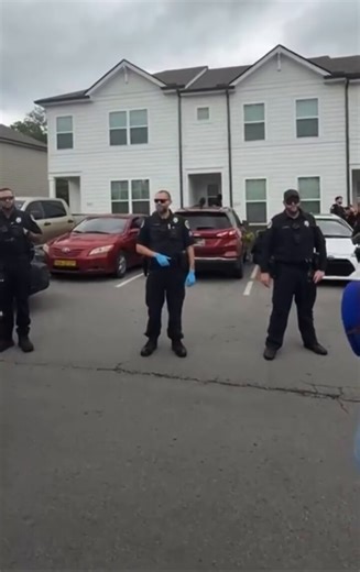🚨BREAKING: ICE agents surrounded the WRONG HOUSE for NINE HOURS… got a warrant… and still arrested the wrong person.They were looking for Gerson Manuel Portillo-Escobar, a human trafficking suspect who lived at 919 Hamilton Crossings Station, Antioch, Tennessee.Instead, they targeted someone at 939… a completely different home… and arrested Miguel Antonio Blanco, who has no criminal record.Agents saw Miguel go inside his own house and decided he was their suspect… Even though they had the corre