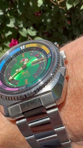 This Green Orient Sea King hits different #vintage #watch #throwback