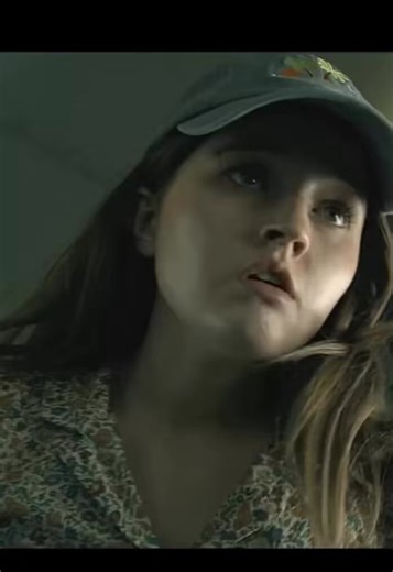 🎬 Kaitlyn Dever was too good in this movie 🔥. Throughout the entire film, there was only 5 words spoken. This movie is a masterpiece and a true example of the fact that you don’t need a dialogue to carry the movie. A must watch movie 🎥 with great scenes 🔥❤️. Movie 🎥 Title: No One Will Save You