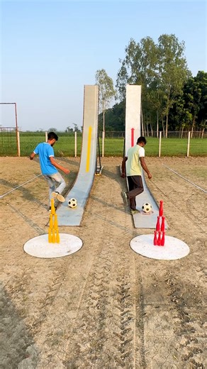 who finishes this crazy football marathon first? their unreal speed and shoulder to shoulder race turn every step into pure, breath stealing suspense! | SS Food Challenge