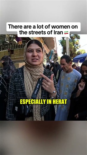 I didn’t expect to see this many women out in Iran 🇮🇷