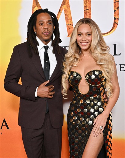 Beyoncé joins Jay-Z on stage for first NYC anniversary show