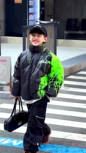 This Jacket Changes Color 😱 | Kids Reaction Shorts