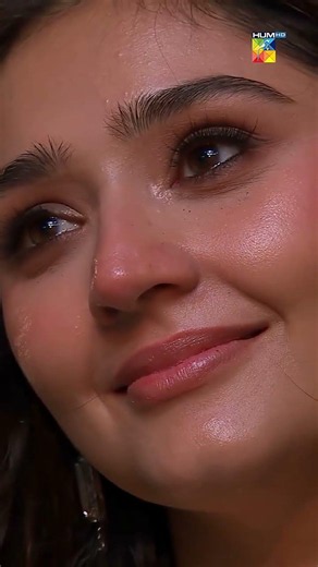 Dur-e-Fishan and Bilal Abbas - Emotional Moment at HUM Awards 2025