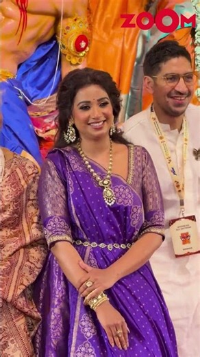 Shreya Ghoshal Seeks Maa Durga’s Blessings at North Bombay Durga Puja