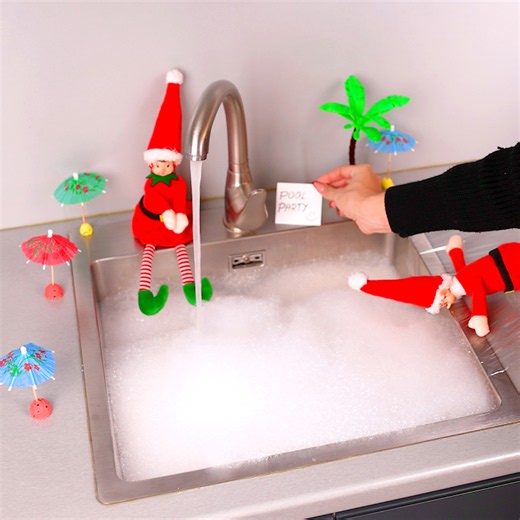 Mini pool party with Elf on the shelf🧝🎅