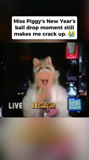 Miss Piggy’s New Year’s ball drop moment still makes me crack up. 😭 #TheMuppets #Muppets #MissPiggy #NewYearsEve #NewYears