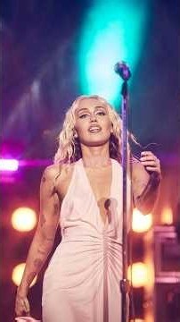 Dolly Parton's Goddaughter Miley Cyrus Speaks After Her Death #1960stv #artejohnson #classictv