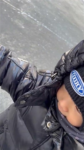 Child's Glove Sticks to Icy Car || ViralHog