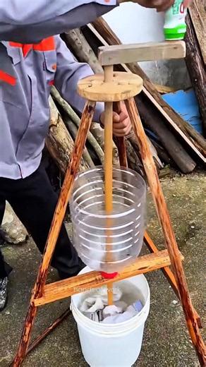 Turning a Plastic Bucket Into a Hand Washer